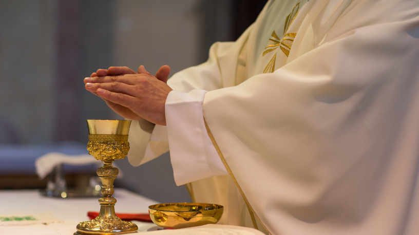 Em sua obra, Jose Eduardo De Oliveira e Silva revela como a Sabedoria dos Padres da Igreja continua a inspirar e fortalecer a fé cristã ao longo dos séculos.