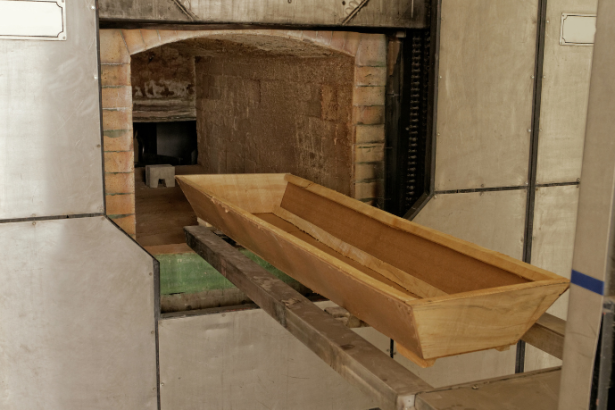 Cursos e especializações fortalecem a gestão estratégica no setor funerário, afirma Tiago Schietti.